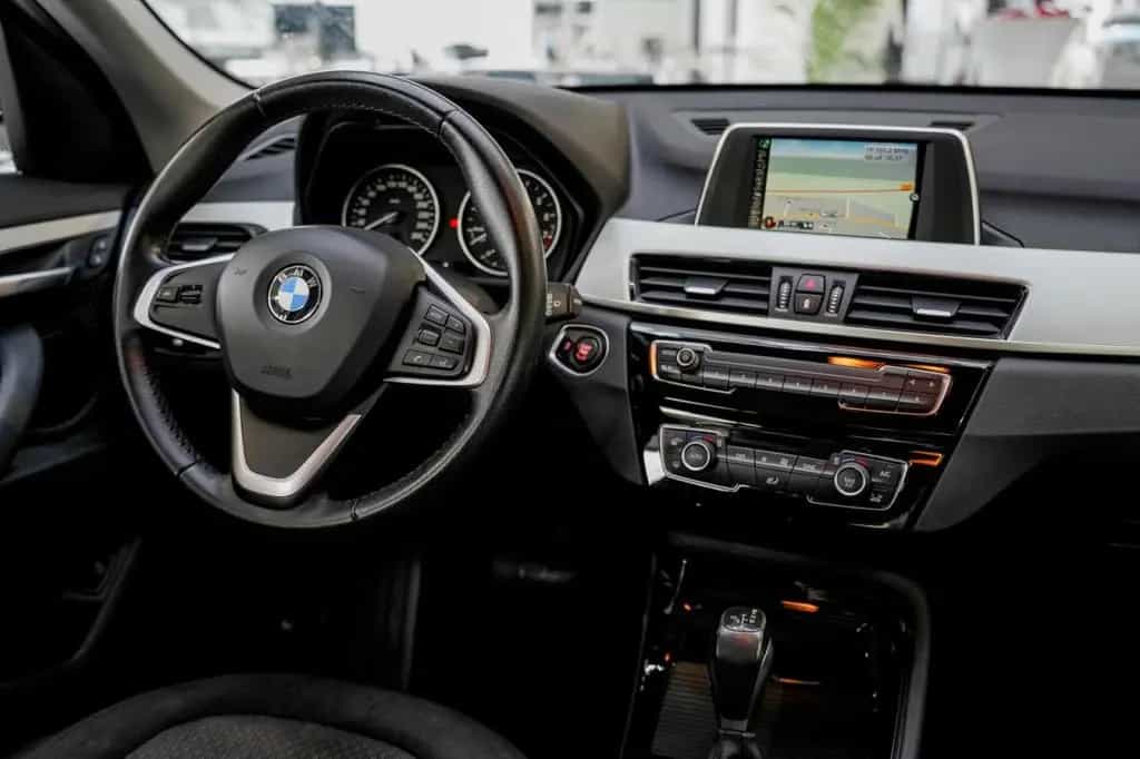BMW X1 18i Drive NAVI PDC KLIMA TÜV NEU GARANTIE 01/2016-photo-10
