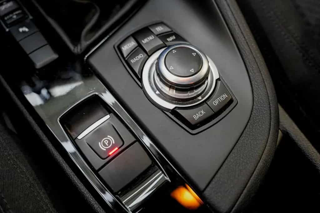 BMW X1 18i Drive NAVI PDC KLIMA TÜV NEU GARANTIE 01/2016-photo-15