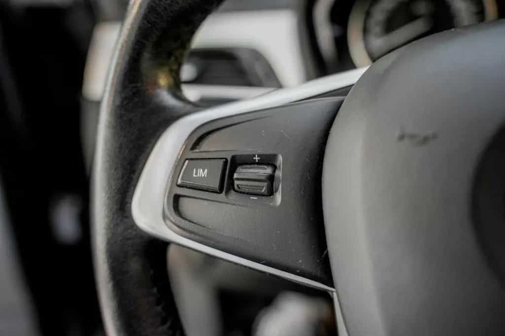 BMW X1 18i Drive NAVI PDC KLIMA TÜV NEU GARANTIE 01/2016-photo-17