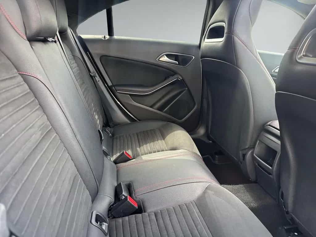 Mercedes-Benz CLA-Class 200 AMG-Line Panoramadach Night-Paket 05/2018-photo-16