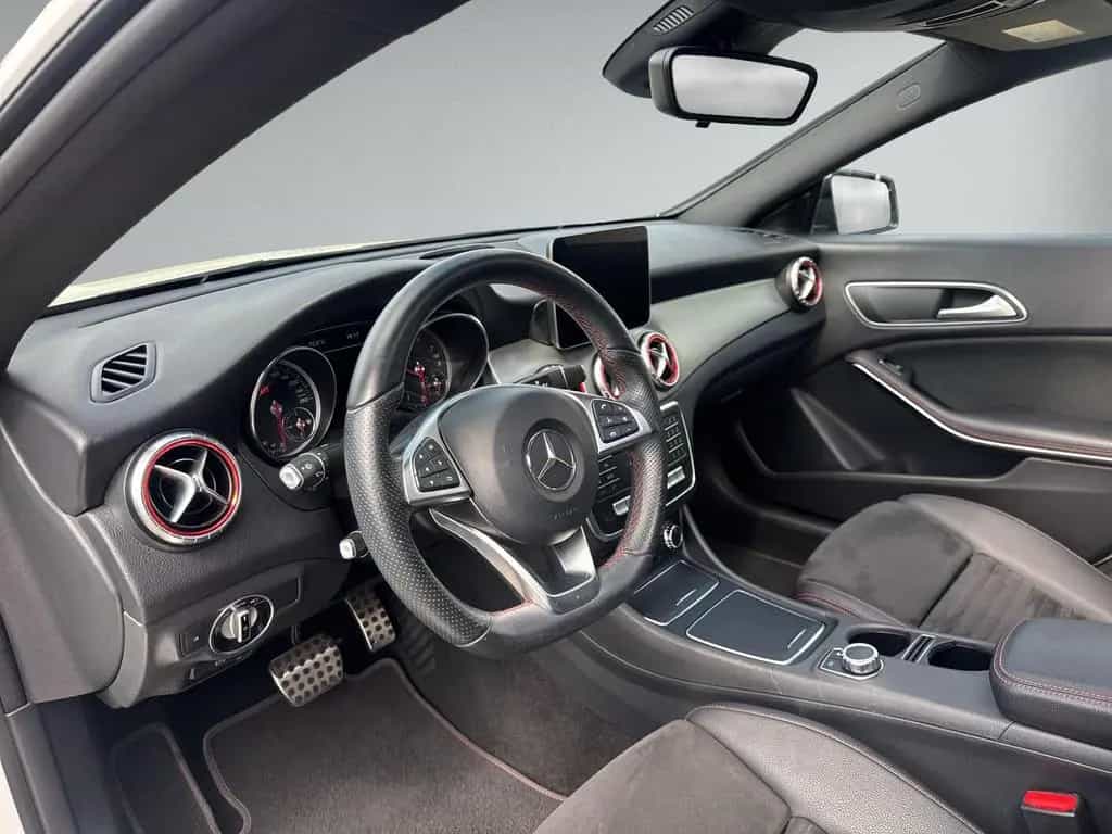 Mercedes-Benz CLA-Class 200 AMG-Line Panoramadach Night-Paket 05/2018-photo-8