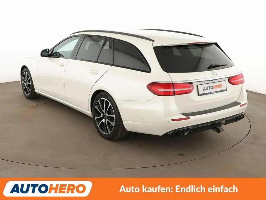 Mercedes-Benz E 200 T Avantgarde Aut.*NAVI*ACC*LED*CAM*SHZ* 11/2018-photo-3