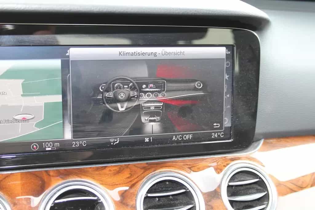 Mercedes-Benz E 350 3.0 CDI Exclusive Handgas LED AHK 1.Hand 11/2017-photo-29