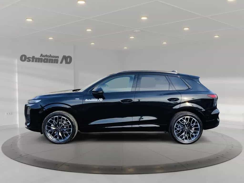 Audi Q3 SUV quattro TFSI AHK PANO 03/2026-photo-1