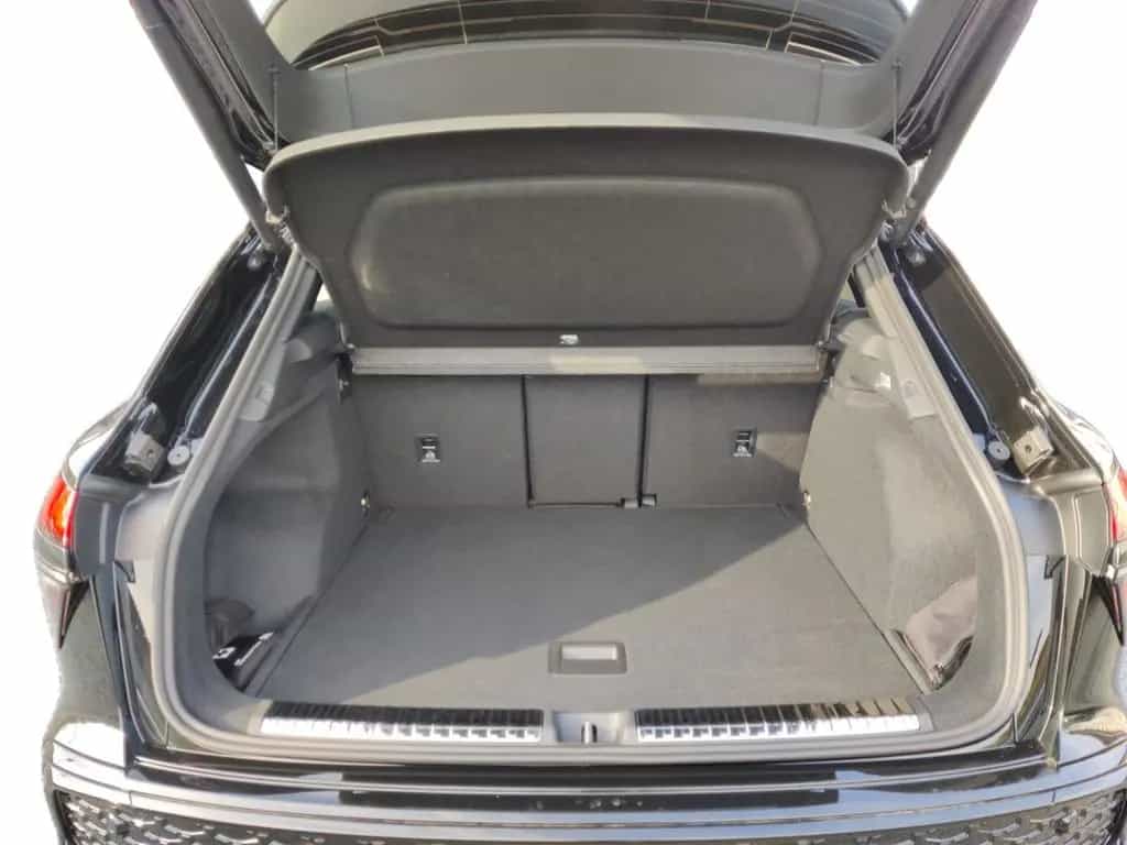 Audi Q3 SUV quattro TFSI AHK PANO 03/2026-photo-14