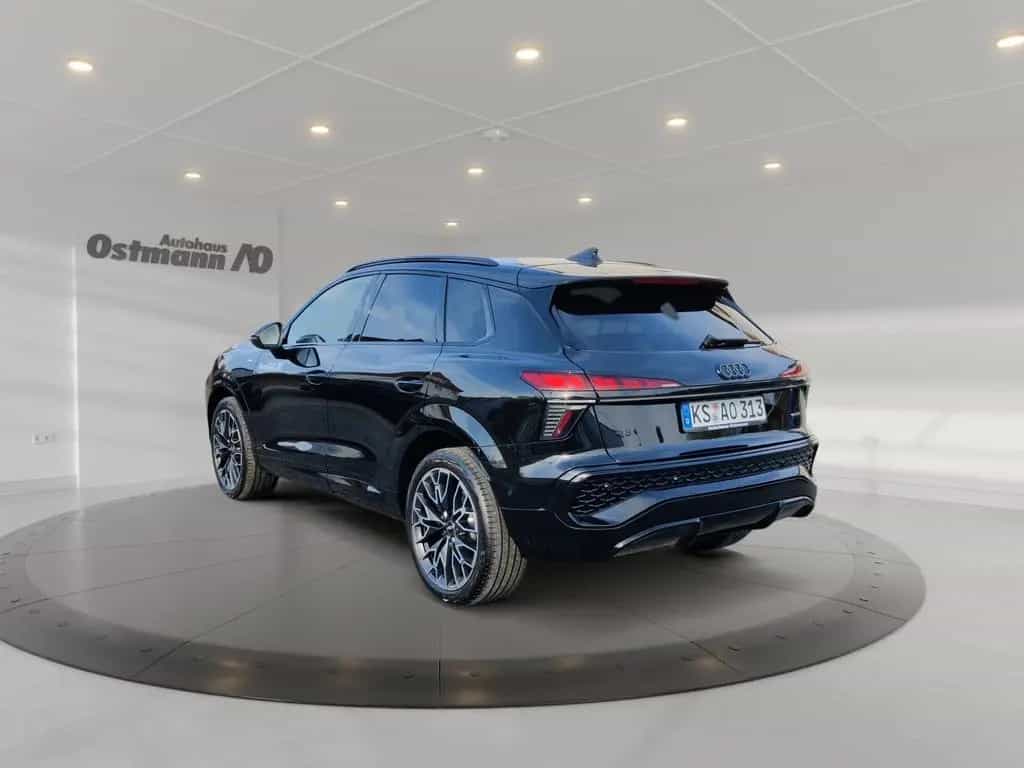 Audi Q3 SUV quattro TFSI AHK PANO 03/2026-photo-2