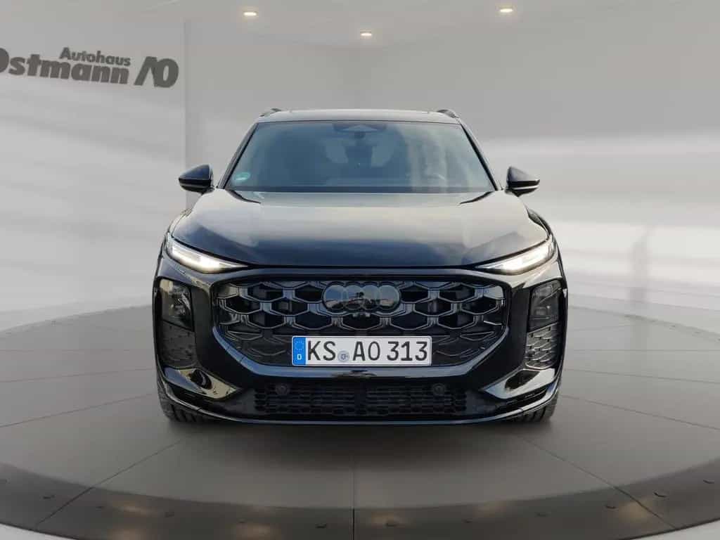 Audi Q3 SUV quattro TFSI AHK PANO 03/2026-photo-4