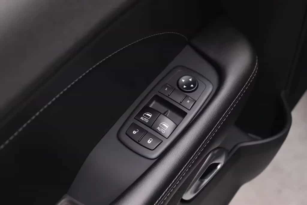 Dodge Challenger SXT Plus~1.Hand~Deutsch~Alpine~SZBL/H 09/2018-photo-27