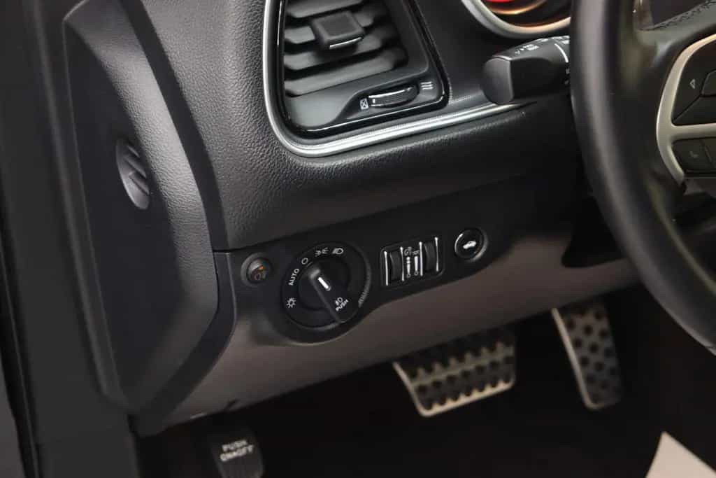 Dodge Challenger SXT Plus~1.Hand~Deutsch~Alpine~SZBL/H 09/2018-photo-28