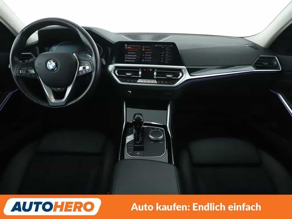 BMW 3 Series 320d Sport Line Aut.*LASER*NAVI*TEMPO*PDC*SHZ* 04/2022-photo-11