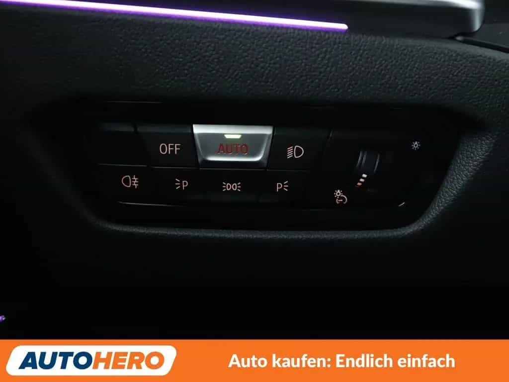 BMW 3 Series 320d Sport Line Aut.*LASER*NAVI*TEMPO*PDC*SHZ* 04/2022-photo-25