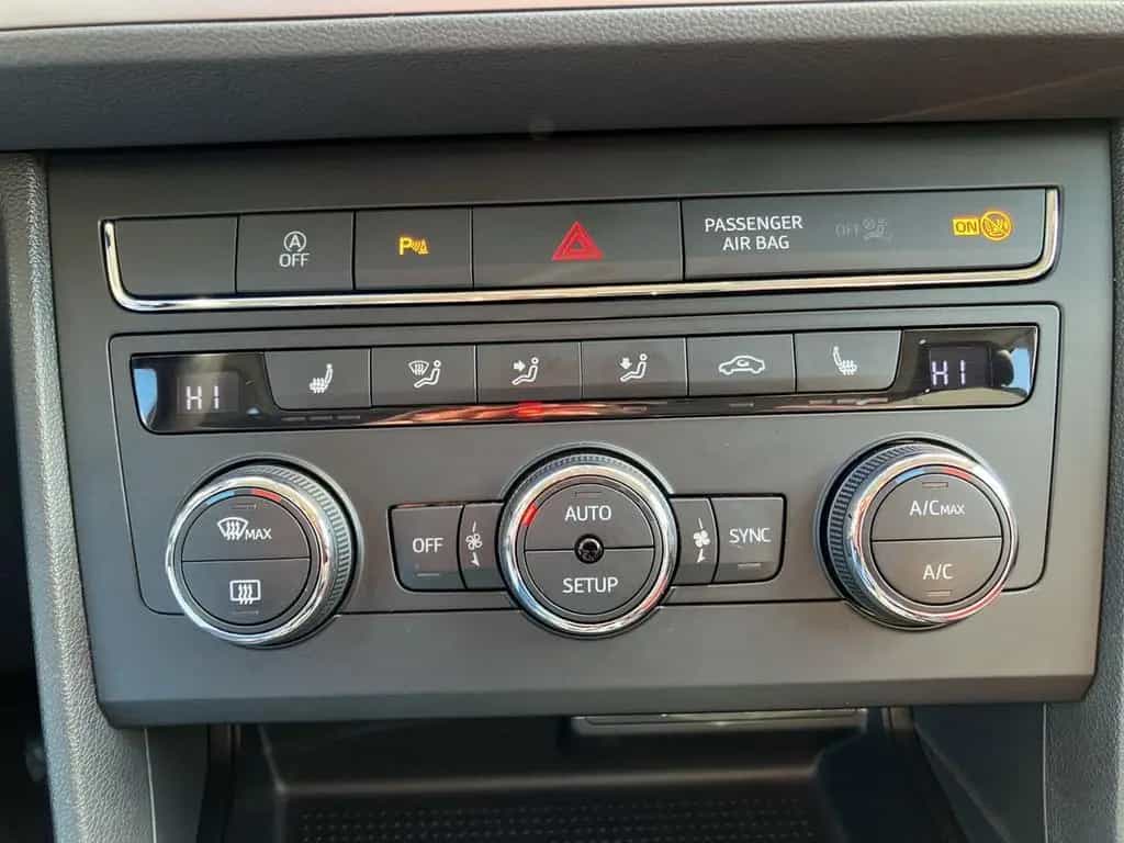 Seat Leon ST 1.5 TSI STYLE LED+KLIMA+PDC+SITZHEIZUNG 08/2019-photo-17