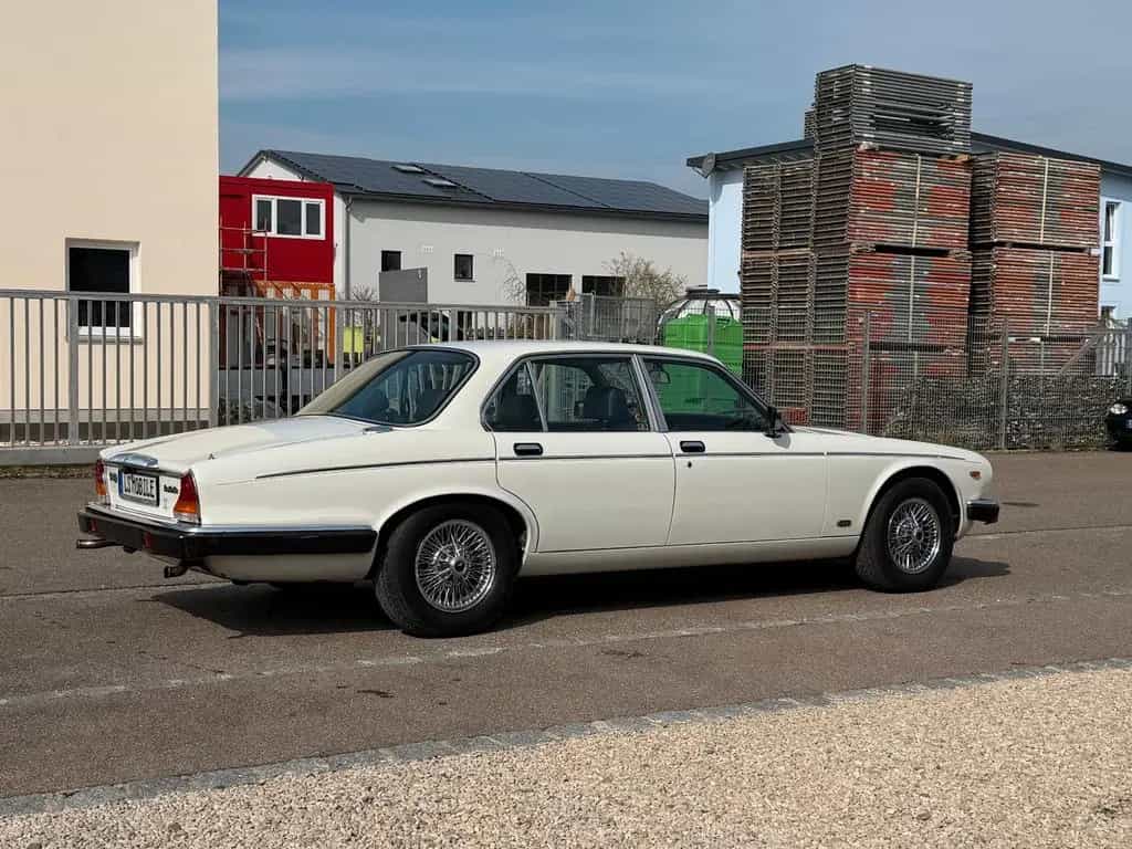 Jaguar Daimler double Six 5.3 V12 Histroy / TüV Neu 11/1990-photo-4