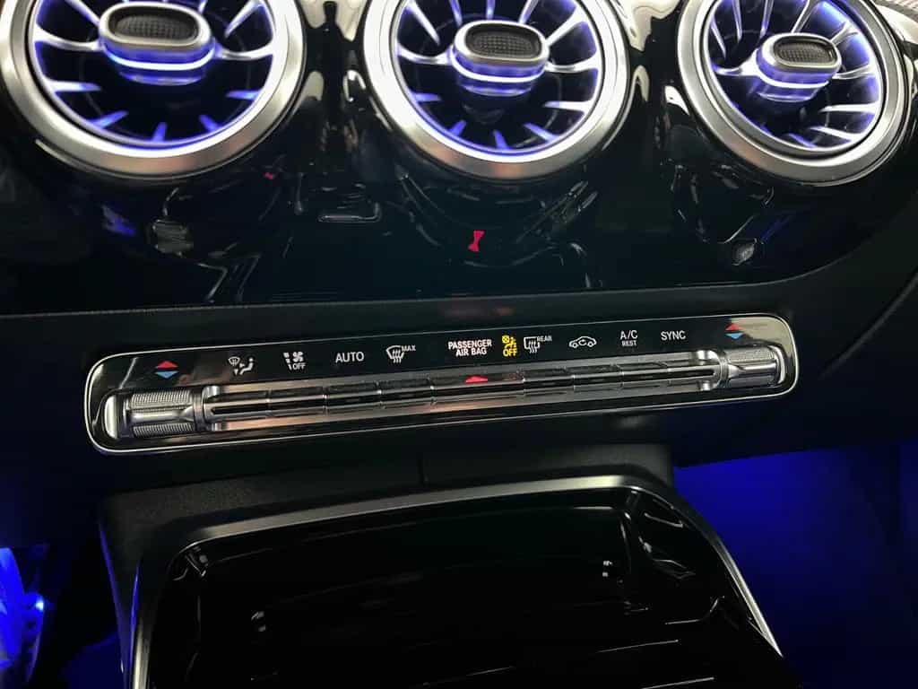 Mercedes-Benz CLA-Class 35 AMG / PERFORMANCE / NUR 53.tKM / 4x4 / 09/2019-photo-40