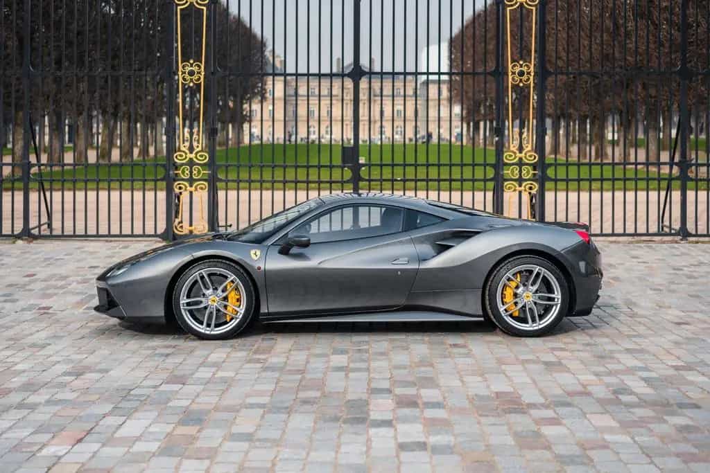 Ferrari 488 GTB - great spec, perfect condition 02/2016-photo-1