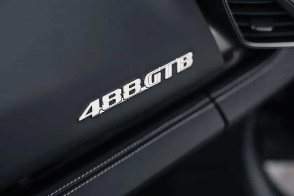 Ferrari 488 GTB - great spec, perfect condition 02/2016-photo-18