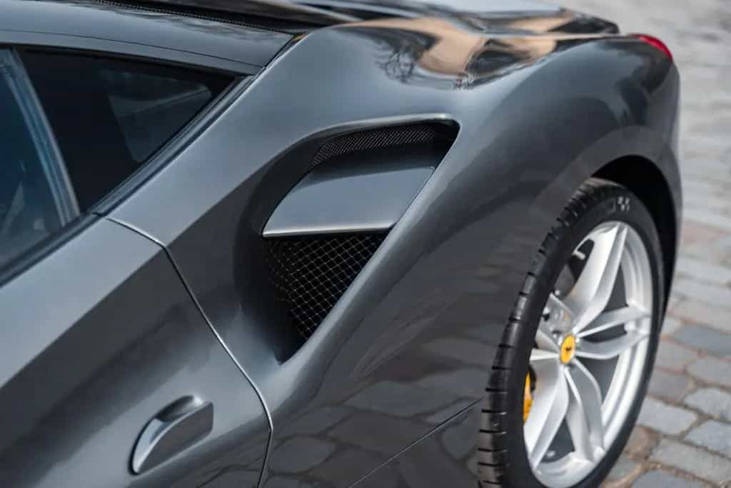 Ferrari 488 GTB - great spec, perfect condition 02/2016-photo-31