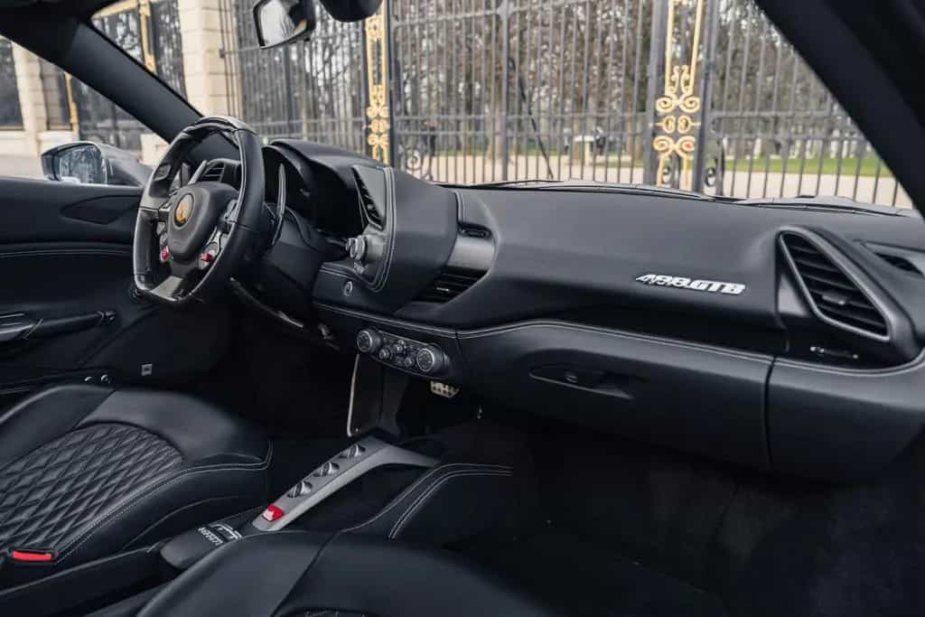 Ferrari 488 GTB - great spec, perfect condition 02/2016-photo-7