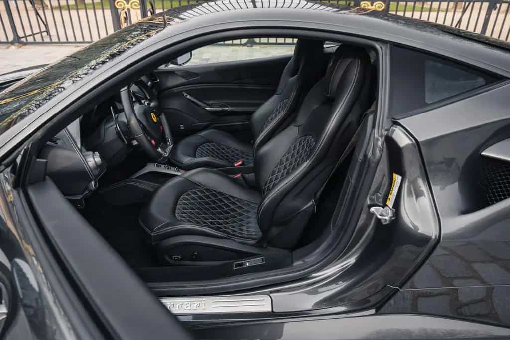 Ferrari 488 GTB - great spec, perfect condition 02/2016-photo-8