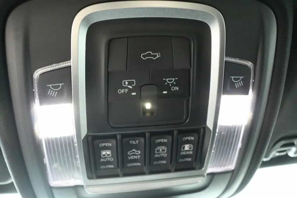 Dodge RAM 5.7 HEMI V8 1500 Limited Crew Cab 4x4 Klima 12/2021-photo-16