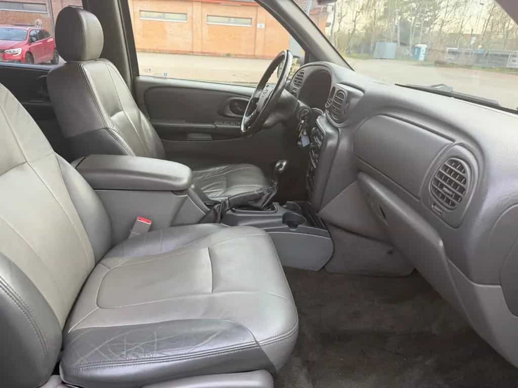 Chevrolet Trailblazer LT Premium Leder Autom. Benzin/Gas 12/2003-photo-9