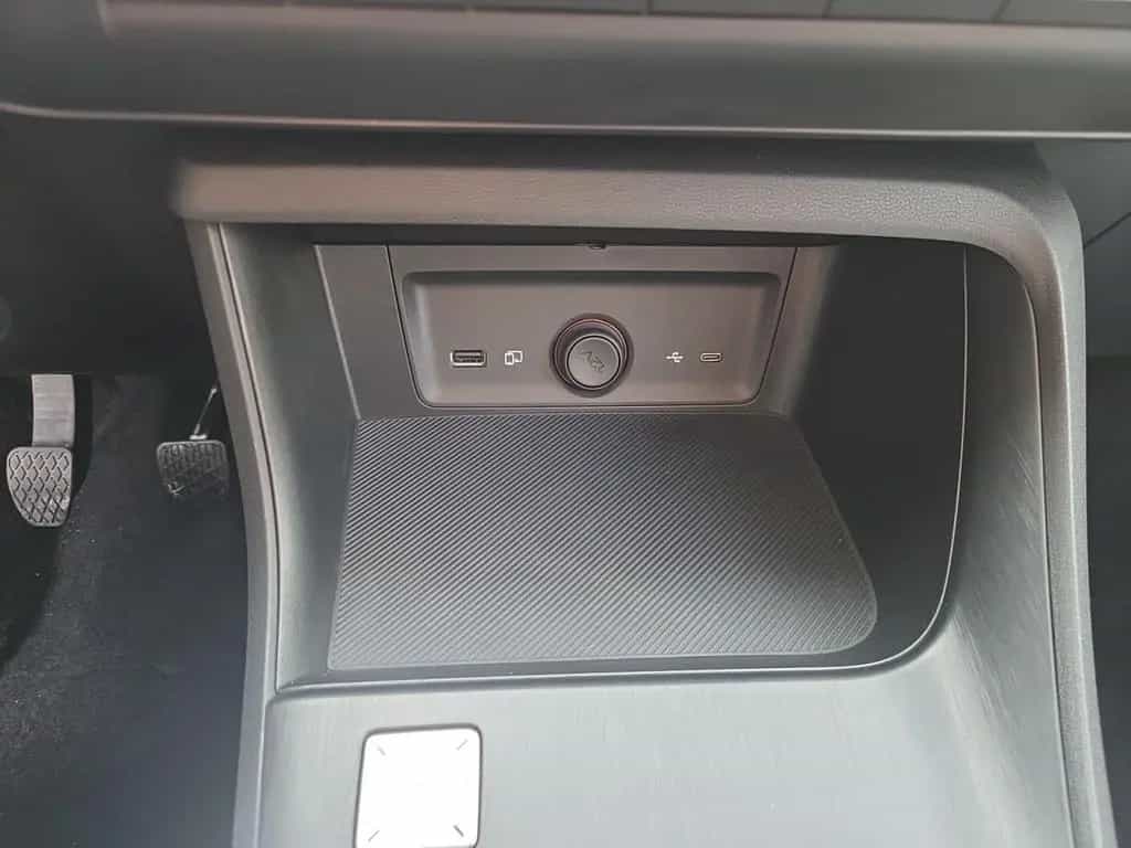 MG ZS 1.5 116 PS Schalter Standard *NAVI*KLIMA*DAB* 02/2026-photo-15