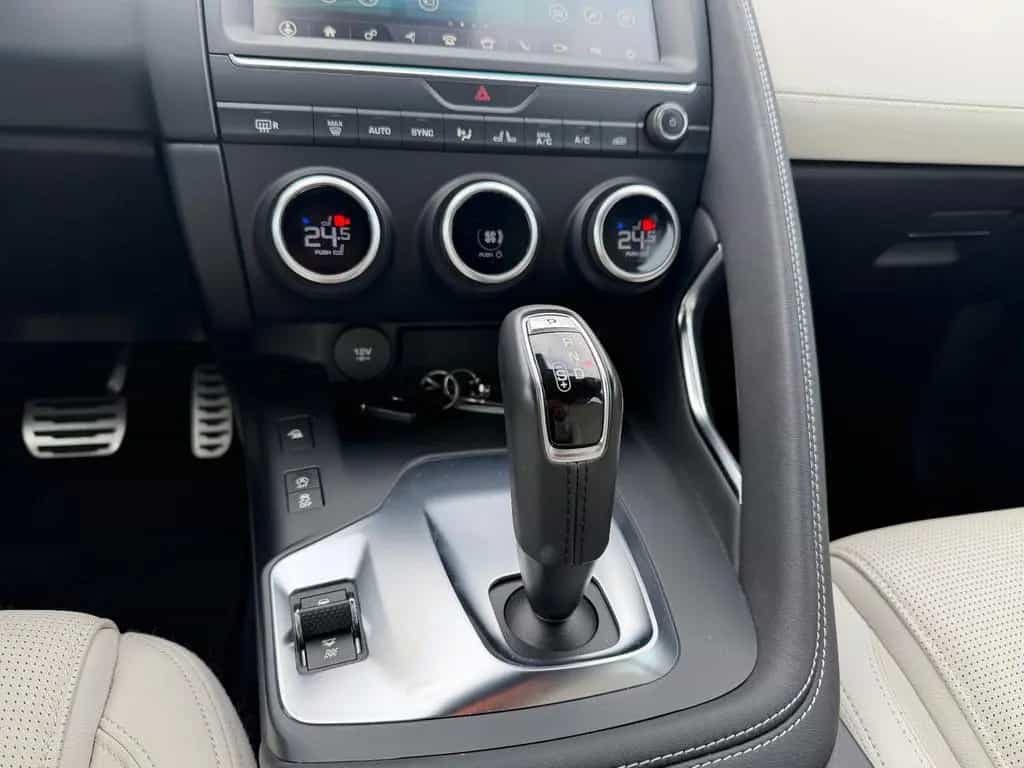 Jaguar E-Pace E-PACE R-Dynamic S AWD 12/2018-photo-17