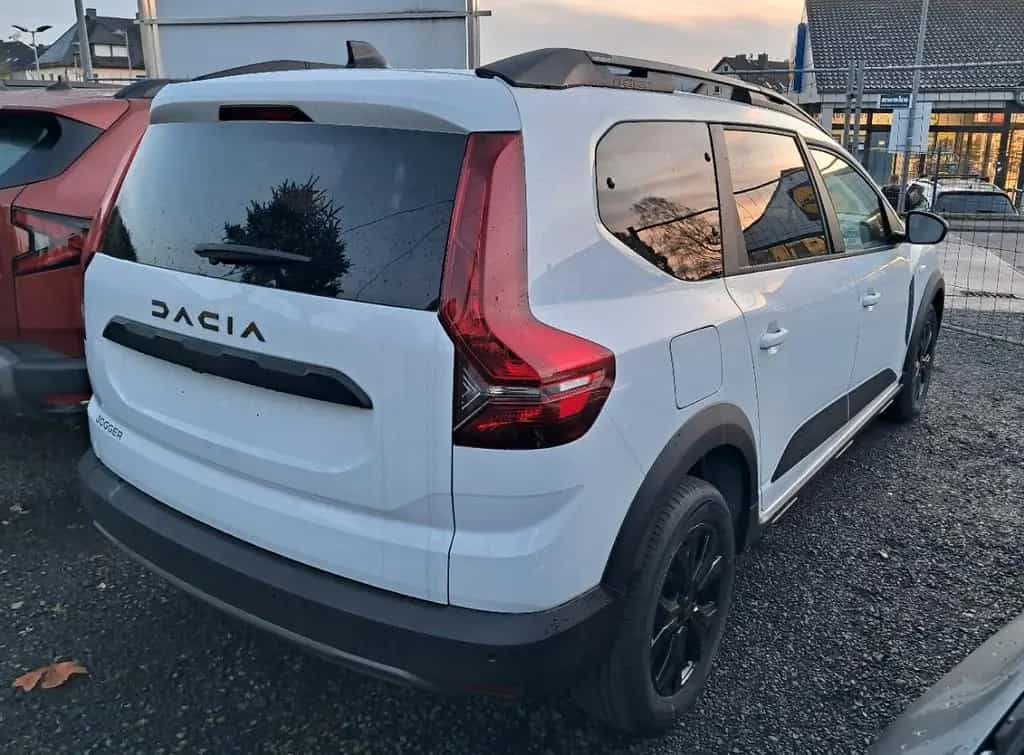 Dacia Jogger Extreme TCe 110-7-Sitze-SHZ-ALU-NAVI APP- 09/2025-photo-1