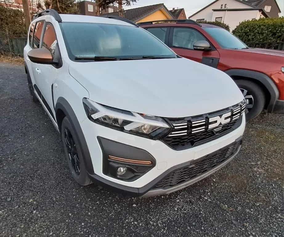 Dacia Jogger Extreme TCe 110-7-Sitze-SHZ-ALU-NAVI APP- 09/2025-photo-3
