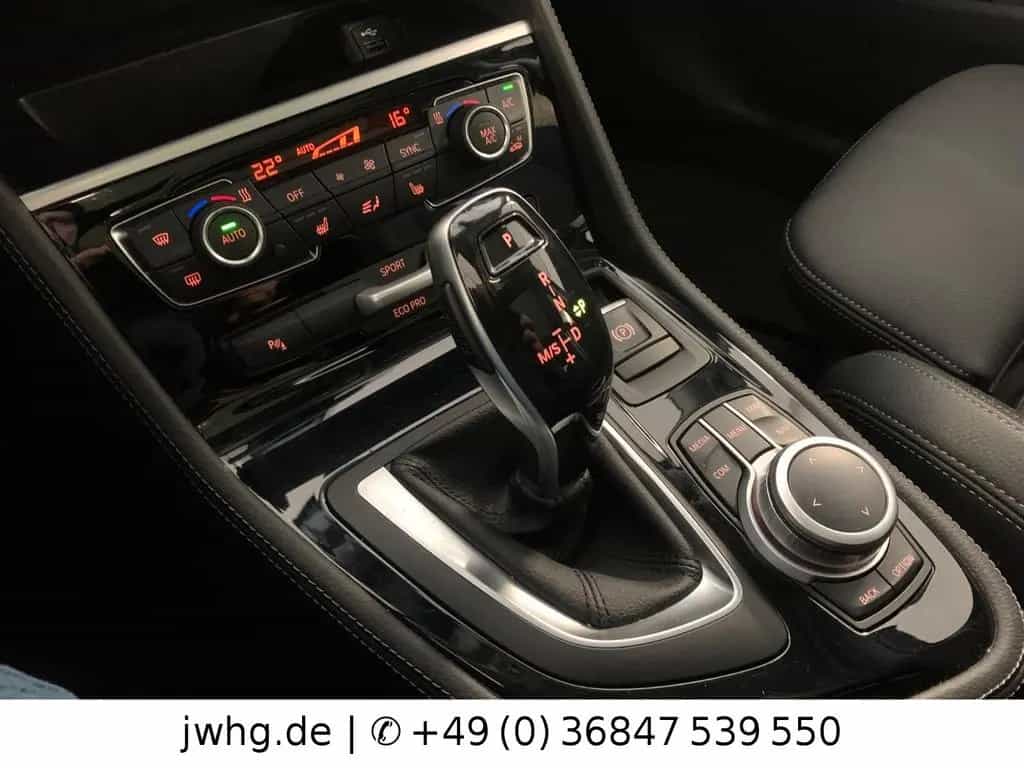 BMW 2 Series 218i Active T Sport Line LED/DRIVING ASS+/PANO 04/2020-photo-10