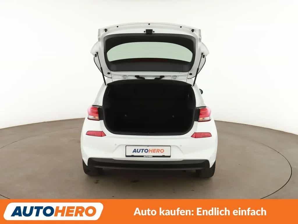 Hyundai i30 1.0 TGDI Passion + *NAVI*LED*TEMPO*SHZ*LHZ* 08/2018-photo-14