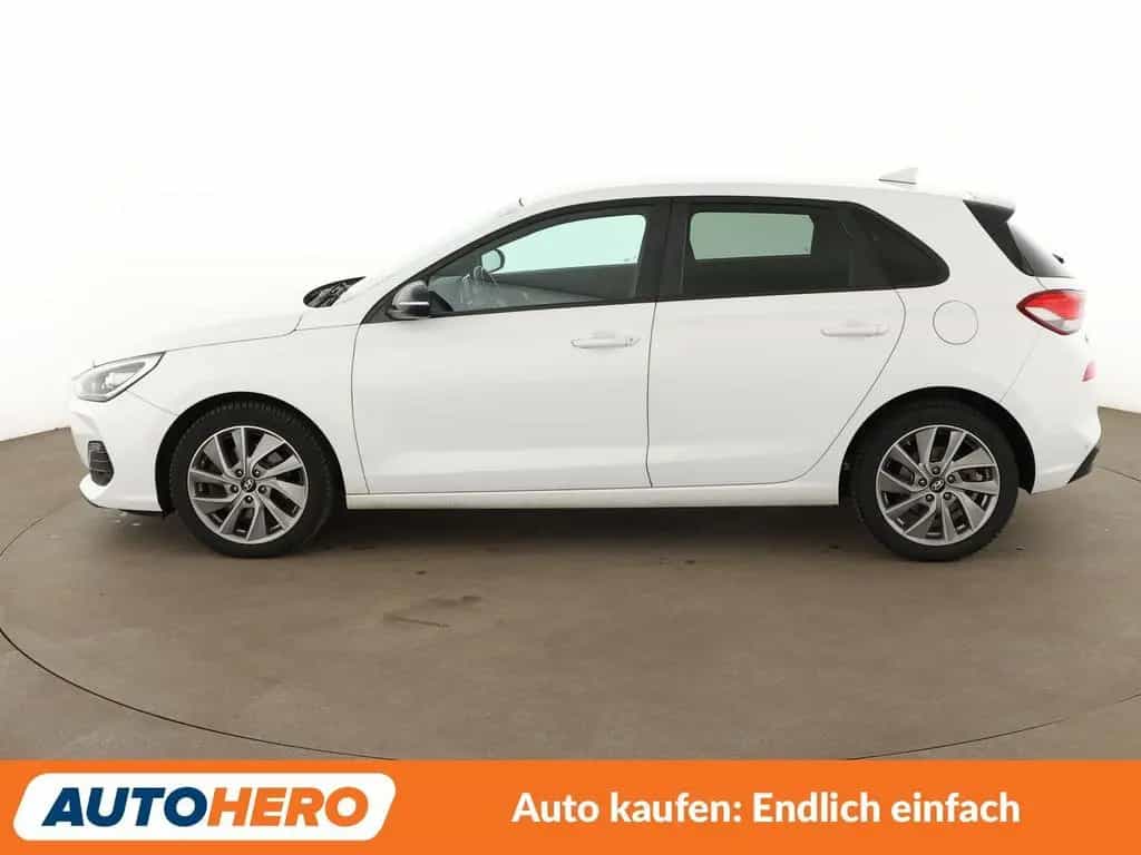 Hyundai i30 1.0 TGDI Passion + *NAVI*LED*TEMPO*SHZ*LHZ* 08/2018-photo-0