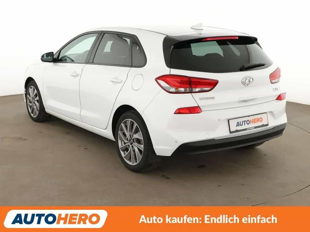 Hyundai i30 1.0 TGDI Passion + *NAVI*LED*TEMPO*SHZ*LHZ* 08/2018-photo-1