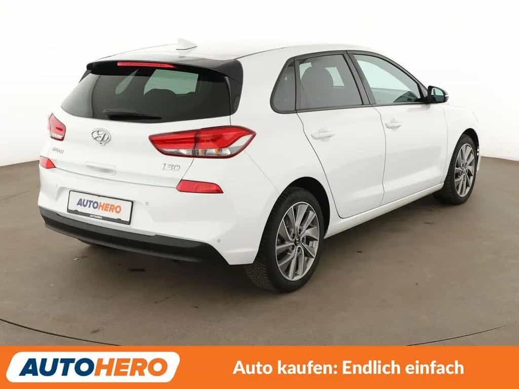 Hyundai i30 1.0 TGDI Passion + *NAVI*LED*TEMPO*SHZ*LHZ* 08/2018-photo-3