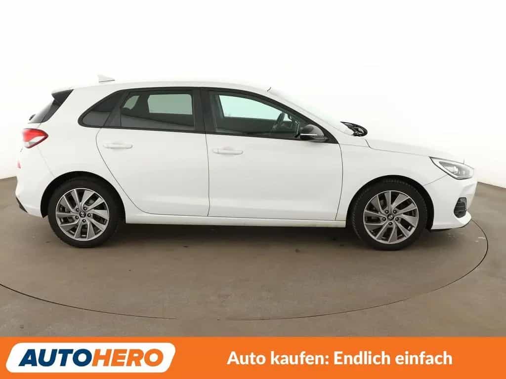 Hyundai i30 1.0 TGDI Passion + *NAVI*LED*TEMPO*SHZ*LHZ* 08/2018-photo-4