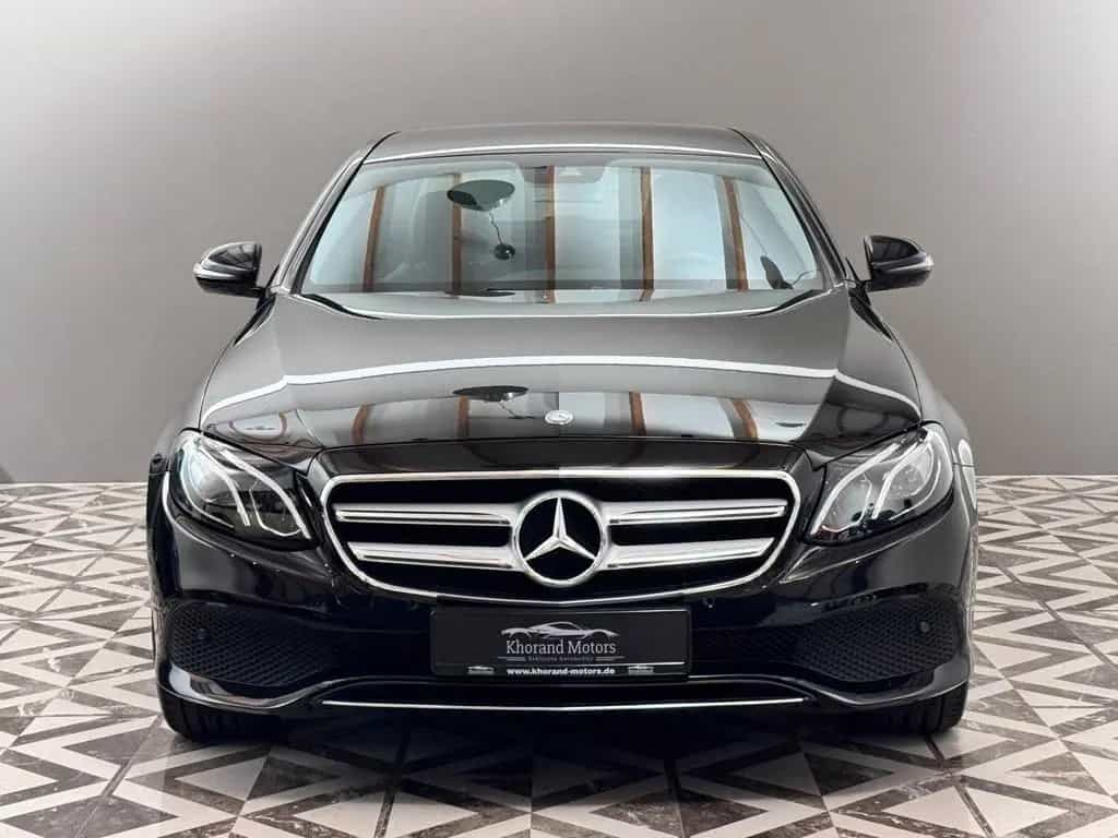 Mercedes-Benz E-Class 250 Limousine 11/2016-photo-1