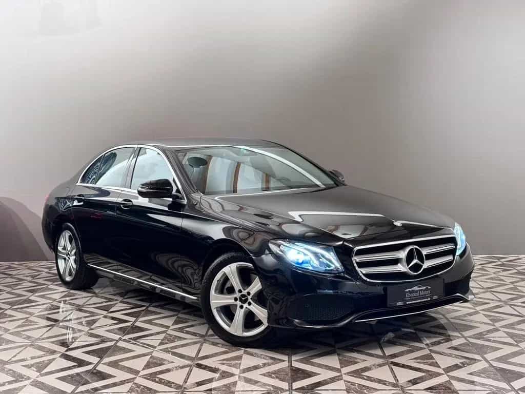 Mercedes-Benz E-Class 250 Limousine 11/2016-photo-19