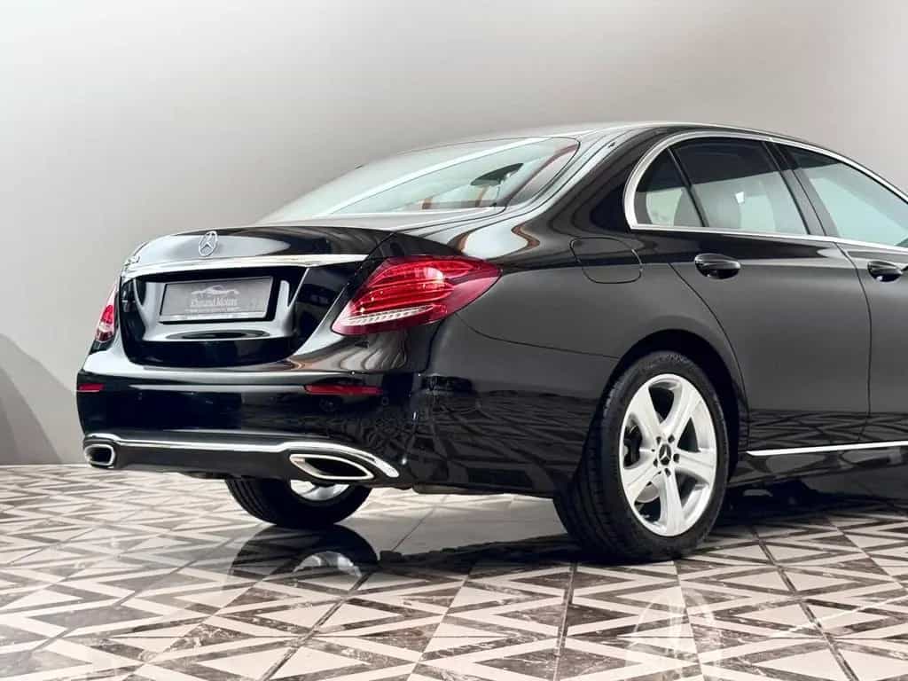 Mercedes-Benz E-Class 250 Limousine 11/2016-photo-20