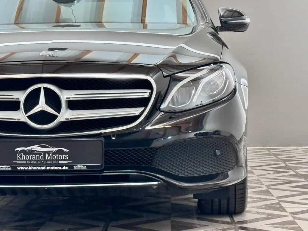 Mercedes-Benz E-Class 250 Limousine 11/2016-photo-23