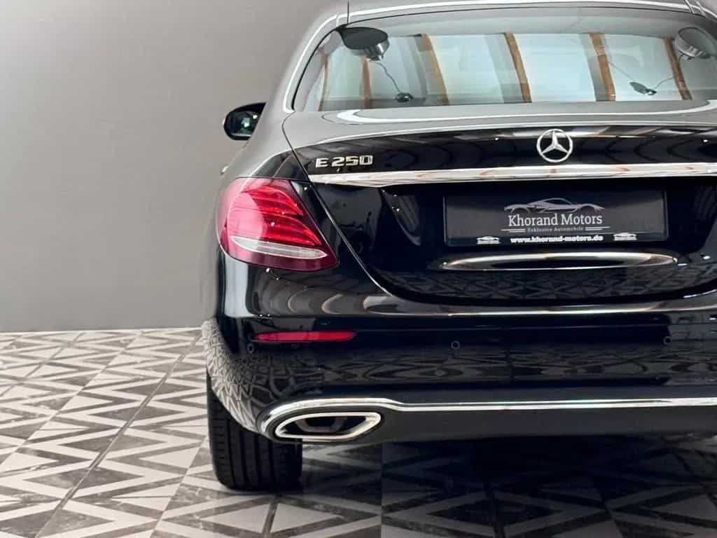 Mercedes-Benz E-Class 250 Limousine 11/2016-photo-24