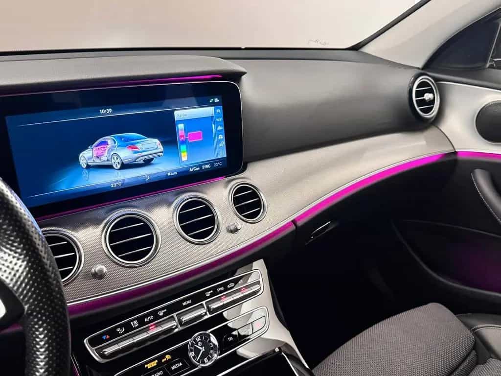 Mercedes-Benz E-Class 250 Limousine 11/2016-photo-31