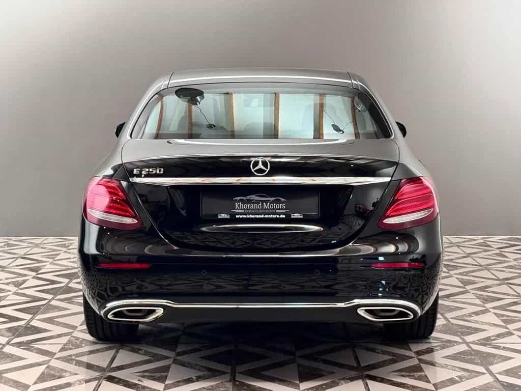 Mercedes-Benz E-Class 250 Limousine 11/2016-photo-34