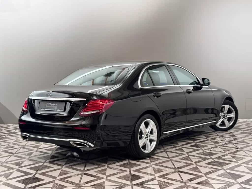 Mercedes-Benz E-Class 250 Limousine 11/2016-photo-4
