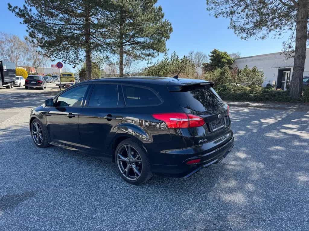Ford Focus 1.5 Turnier ST-Line 01/2017-photo-1