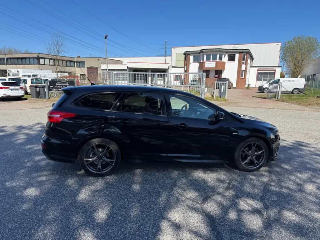 Ford Focus 1.5 Turnier ST-Line 01/2017-photo-6