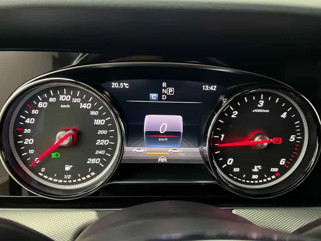 Mercedes-Benz E-Class 200 d T AMG LINE/ 1.H/ DISTR. + / BURMESTR. / 09/2017-photo-23