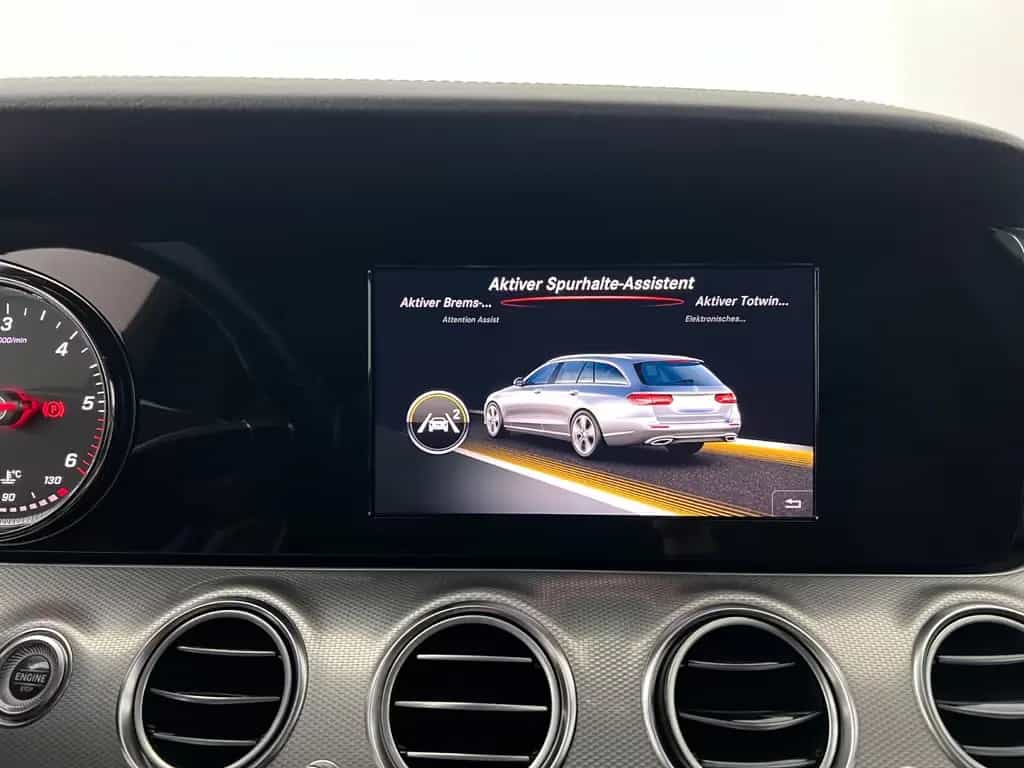 Mercedes-Benz E-Class 200 d T AMG LINE/ 1.H/ DISTR. + / BURMESTR. / 09/2017-photo-30
