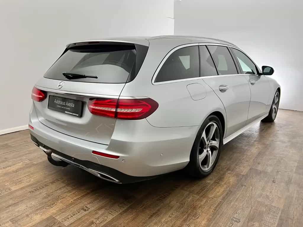 Mercedes-Benz E-Class 200 d T AMG LINE/ 1.H/ DISTR. + / BURMESTR. / 09/2017-photo-4