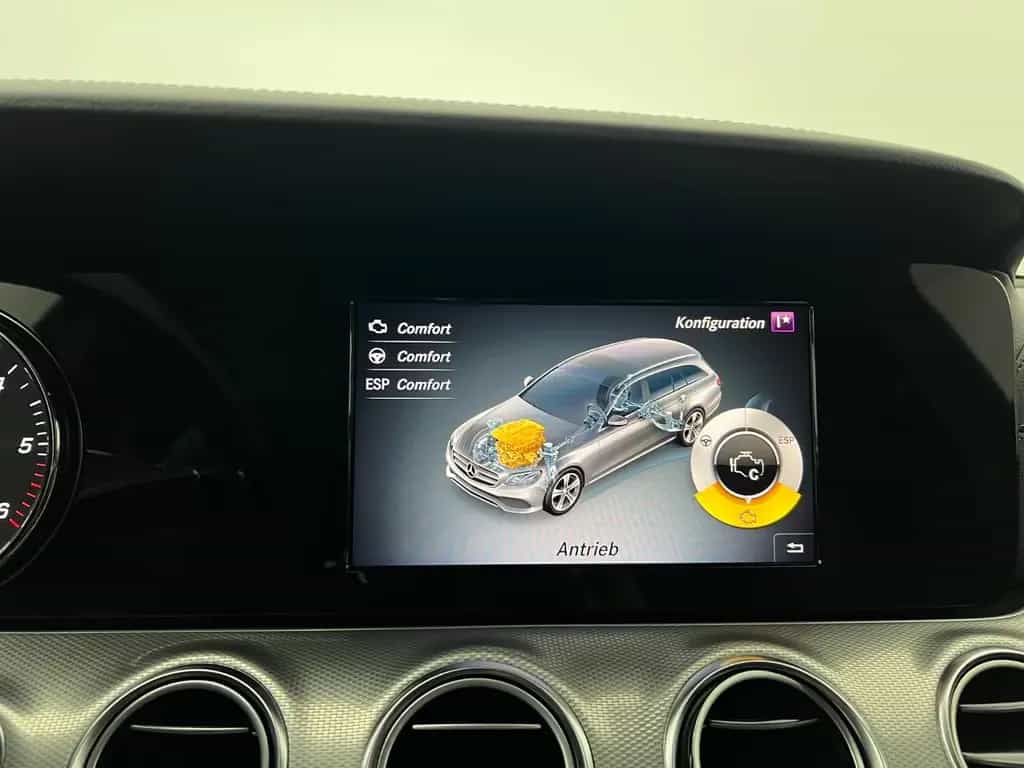 Mercedes-Benz E-Class 200 d T AMG LINE/ 1.H/ DISTR. + / BURMESTR. / 09/2017-photo-41