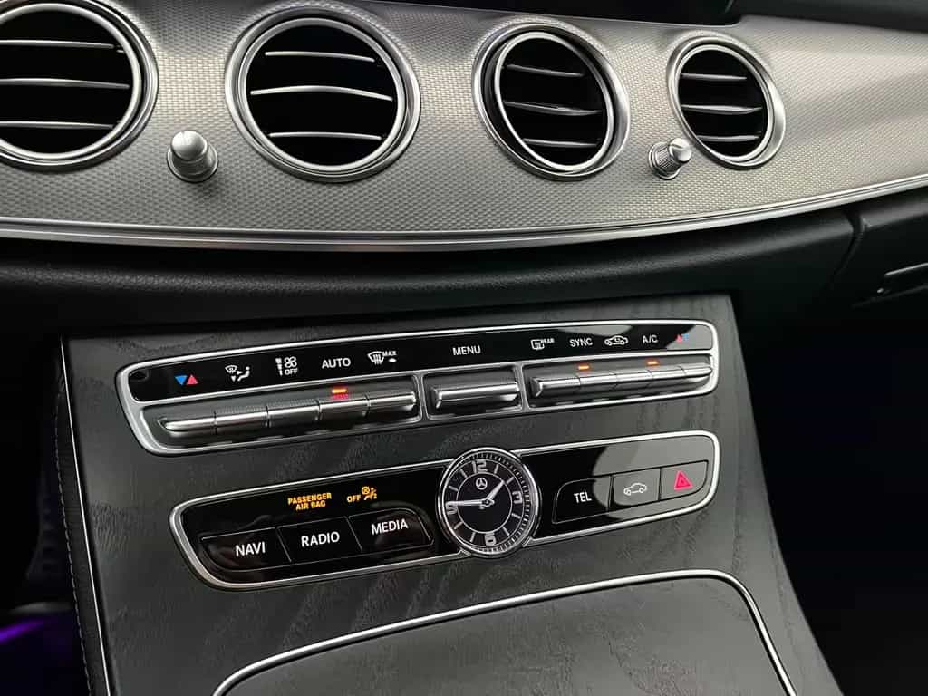 Mercedes-Benz E-Class 200 d T AMG LINE/ 1.H/ DISTR. + / BURMESTR. / 09/2017-photo-42